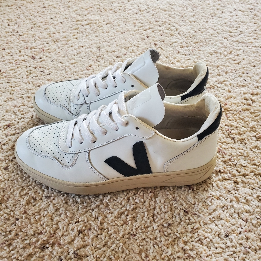 Veja V-10 V10 black and white sneakers